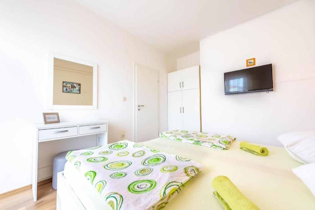 Apartments Niko ノヴァリャ エクステリア 写真