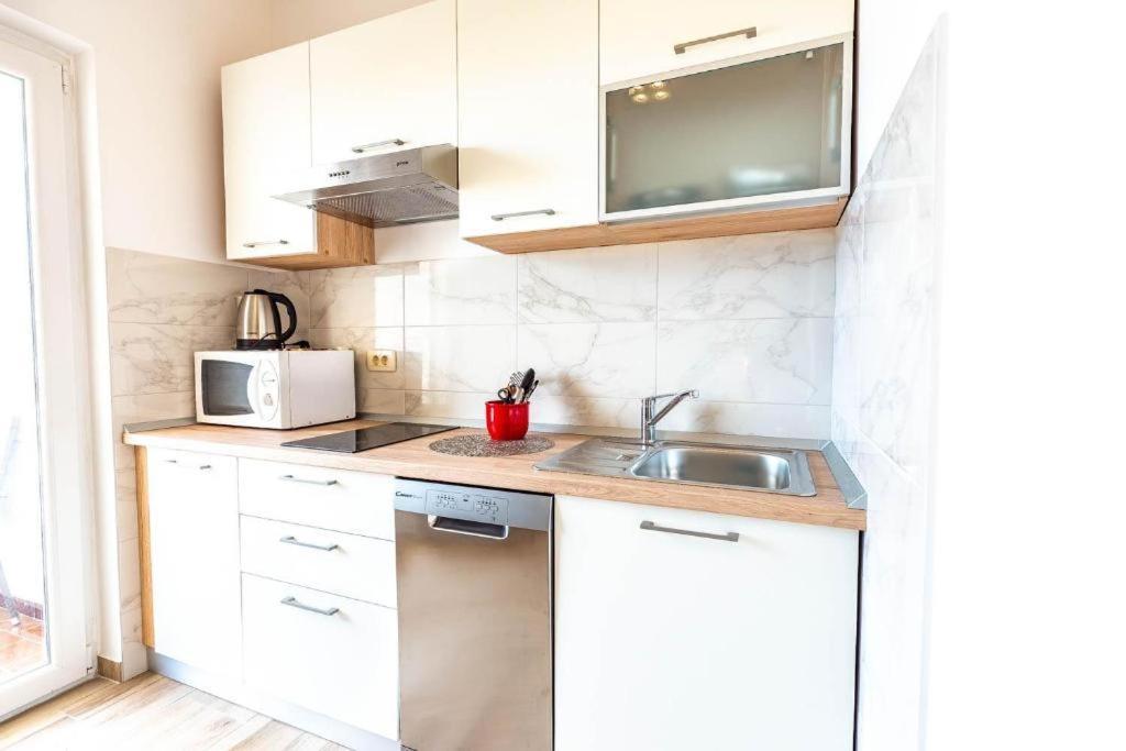 Apartments Niko ノヴァリャ エクステリア 写真