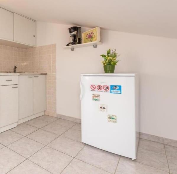 Apartments Niko ノヴァリャ エクステリア 写真