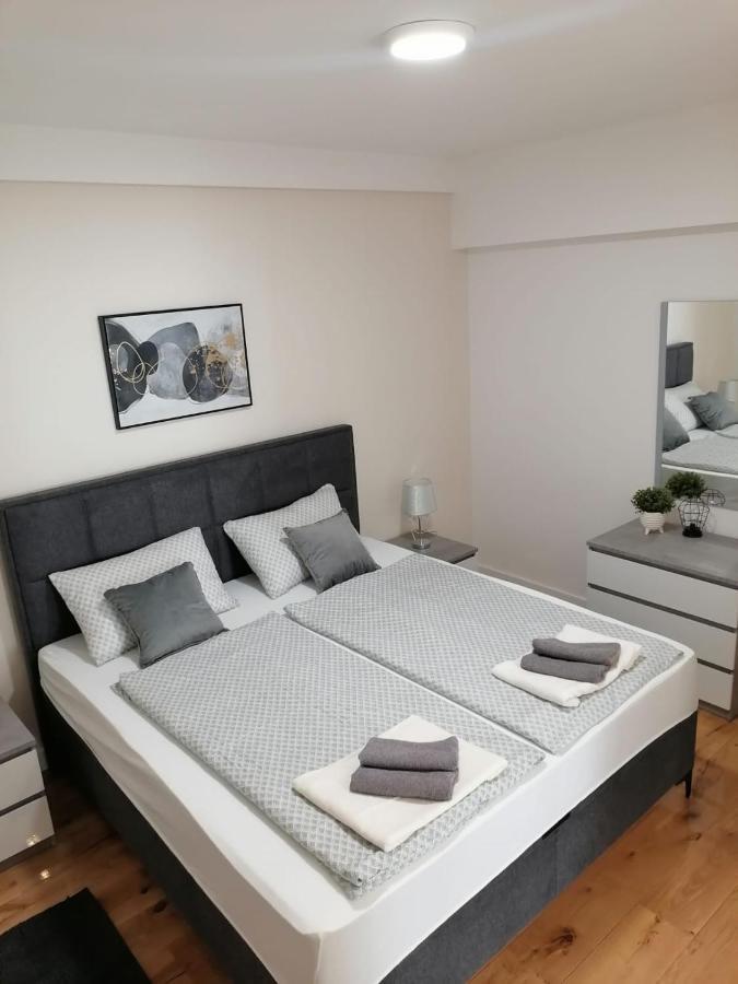 Apartments Niko ノヴァリャ エクステリア 写真